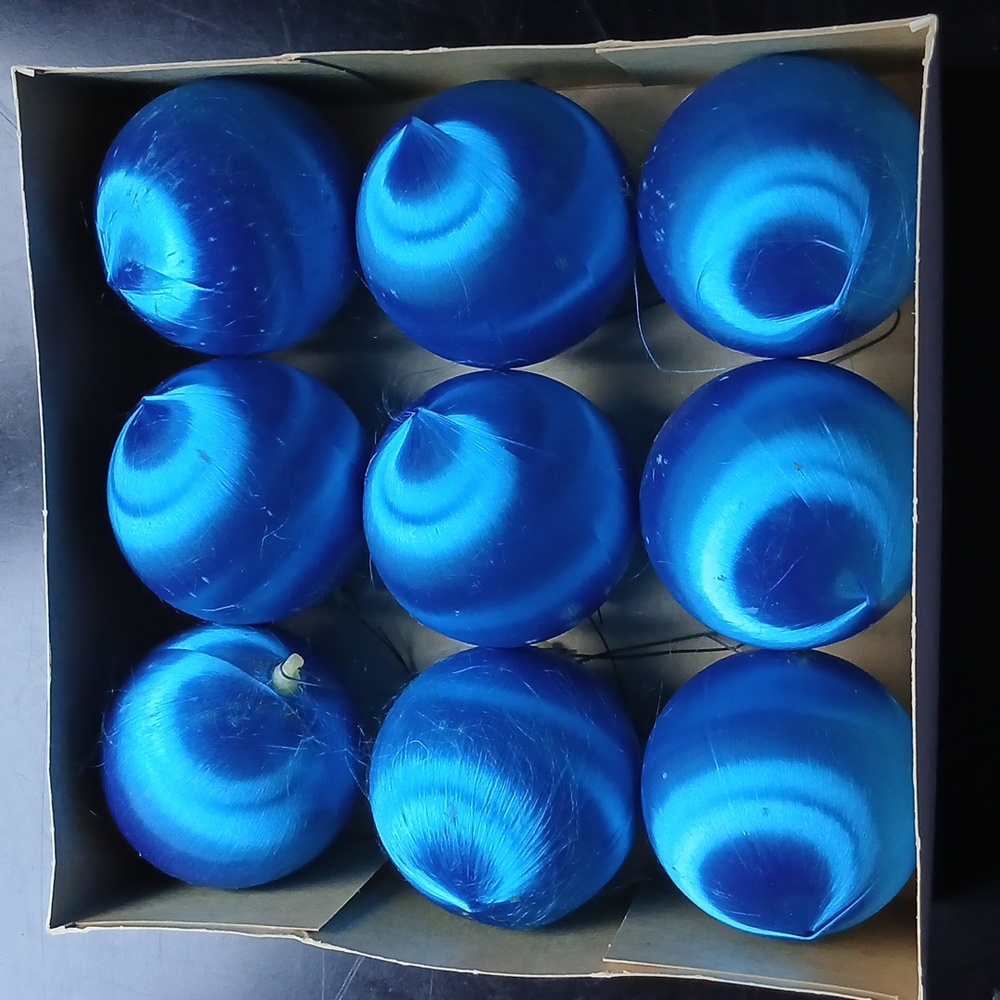 Vintage Alderbrook Satin Sheen Unbreakable Christmas Ornaments Blue